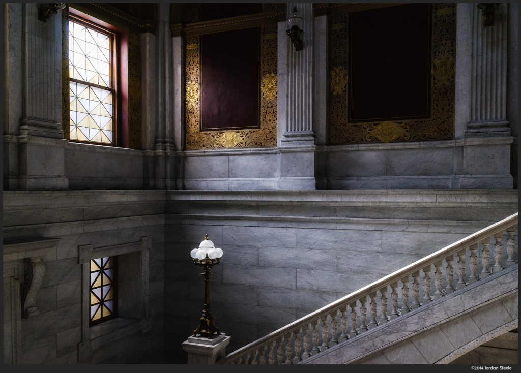 Ohio Statehouse - Sony NEX-6 with Sony 18-105mm f/4 G OSS @ 20mm, f/5, 1/80s