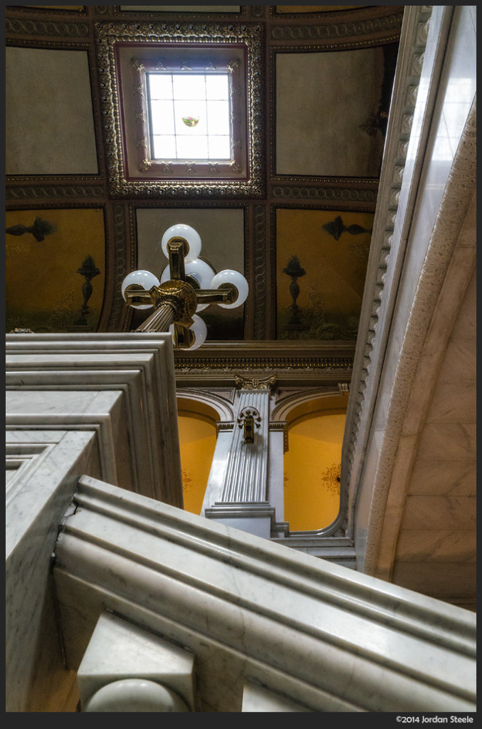 Statehouse Geometry - Sony NEX-6 with Sony 18-105mm f/4 G OSS @ 18mm, f/11, 1/10s