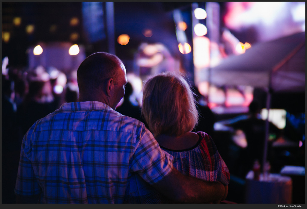 Love at a Concert - Sony a6000 with Ibelux 40mm f/0.85 @ f/0.85