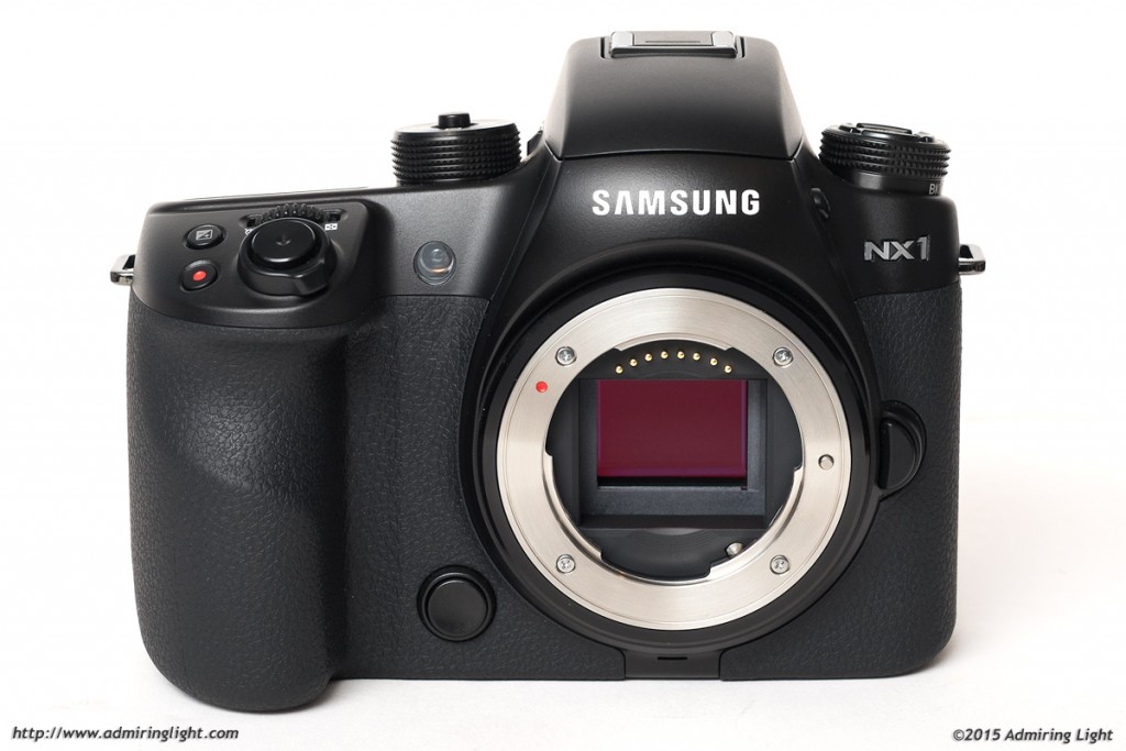 The NX1's sensor has 205 phase-detection points for excellent continuous autofocus