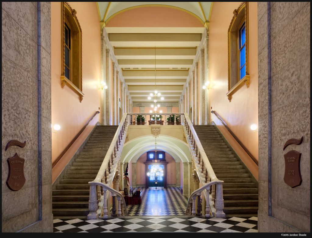 Statehouse Hallway - Olympus OM-D E-M5 Mark II with Olympus 12-40mm f/2.8 PRO @ 12mm, f/5.6, 1/8s, ISO 800