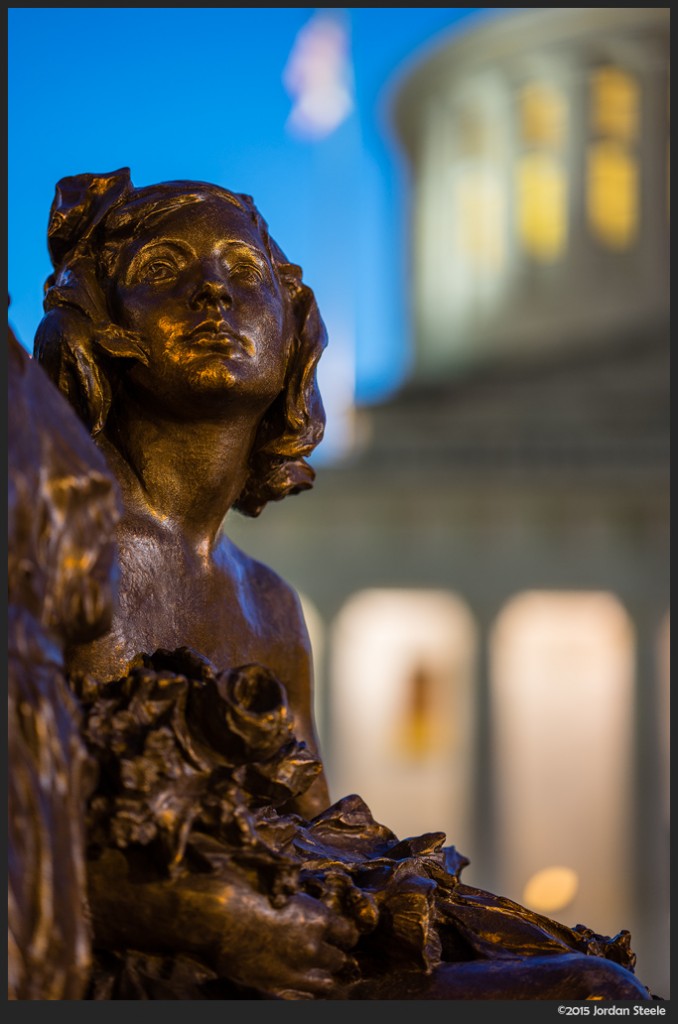 Statehouse Statue - Sony A7 II with Zeiss Batis 85mm f/1.8 @ f/1.8