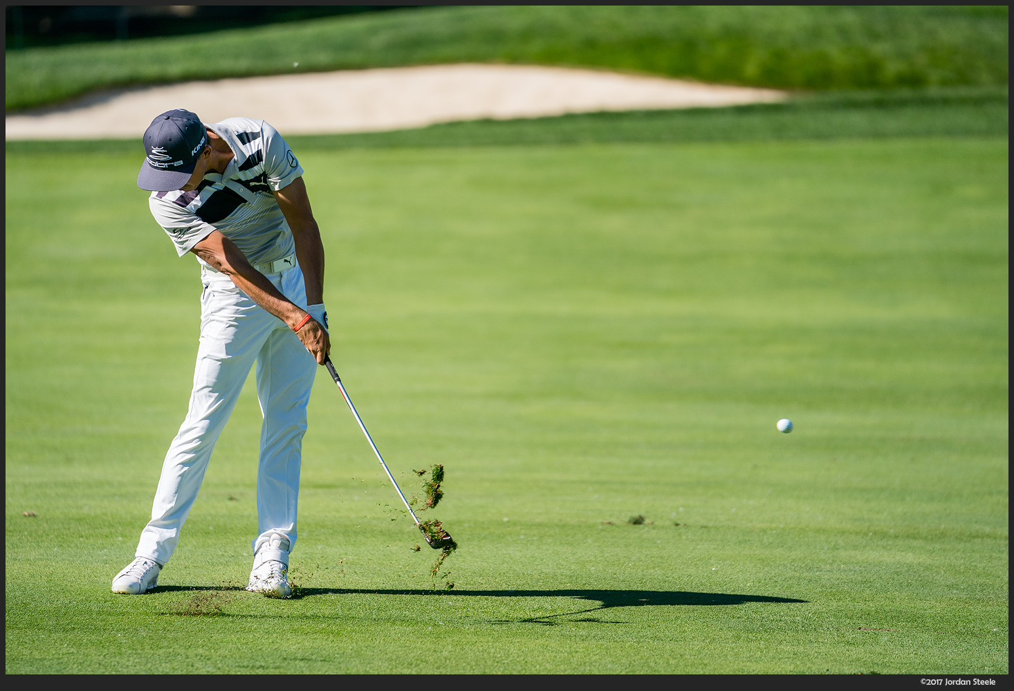 Shooting Golf with the Sony A9 - Admiring Light